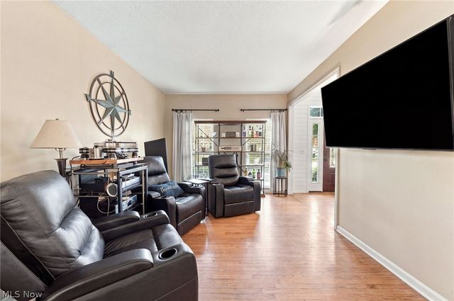 9192 Stonebriar Lane, North Ridgeville, OH 44039