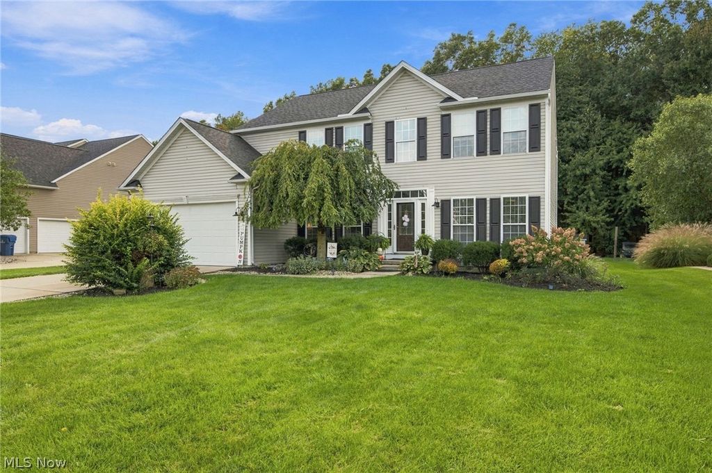 9192 Stonebriar Lane, North Ridgeville, OH 44039