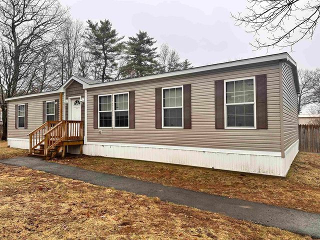 20 Royal Crest Park, Rochester, NH 03867