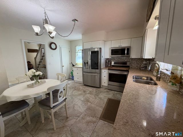 194 Faber Avenue, Waterbury, CT 06704