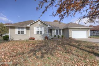1211 E Airport Drive, Carthage, MO 64836