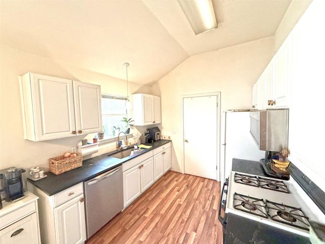 1618 Parkfield CIR, Round Rock, TX 78664