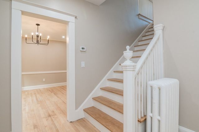 41 Dartmouth St, Holyoke, MA 01040