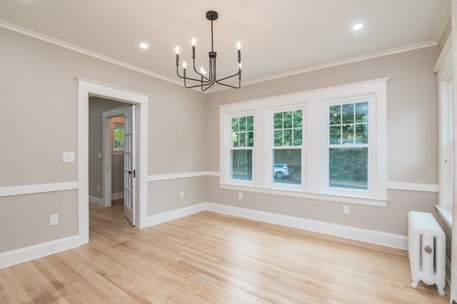 41 Dartmouth St, Holyoke, MA 01040