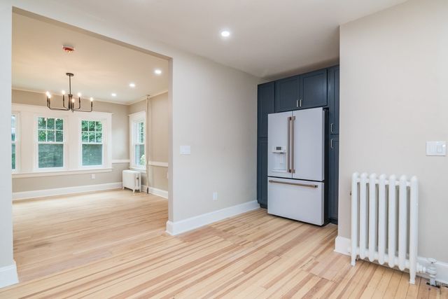 41 Dartmouth St, Holyoke, MA 01040