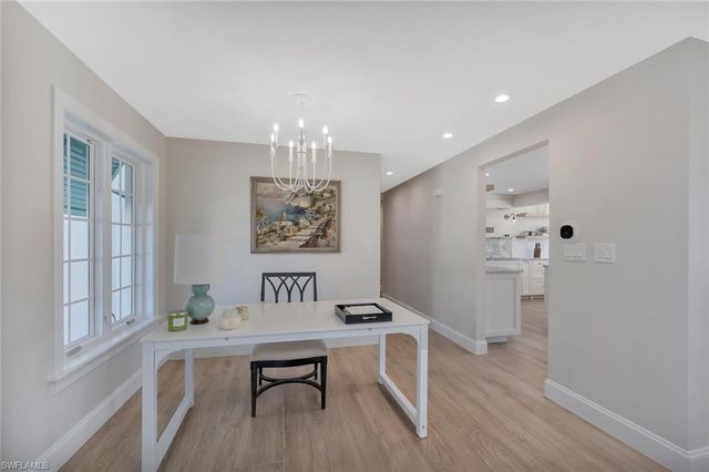 1925 Tarpon RD, Naples, FL 34102