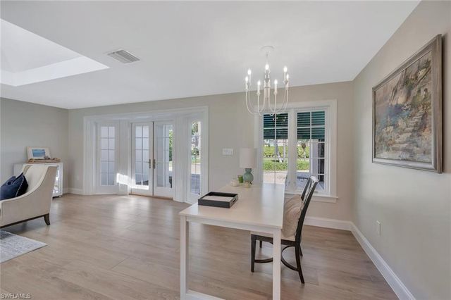 1925 Tarpon RD, Naples, FL 34102