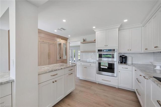 1925 Tarpon RD, Naples, FL 34102