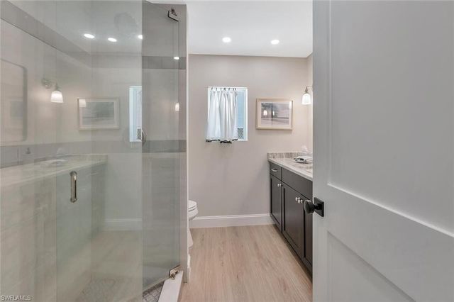 1925 Tarpon RD, Naples, FL 34102