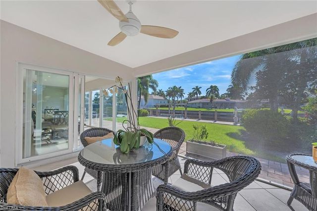 1925 Tarpon RD, Naples, FL 34102