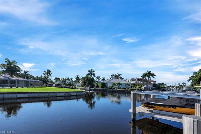 1925 Tarpon RD, Naples, FL 34102
