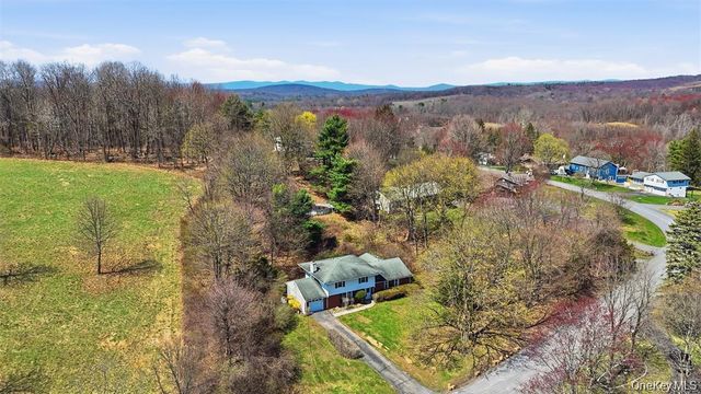 26 Lauretta Drive, Highland, NY 12528