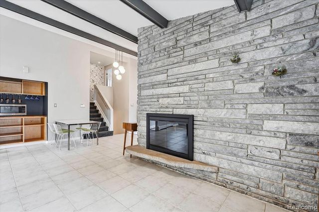 640 Sunset, White Lake, MI 48383