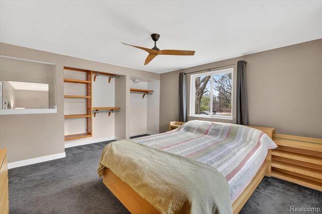640 Sunset, White Lake, MI 48383