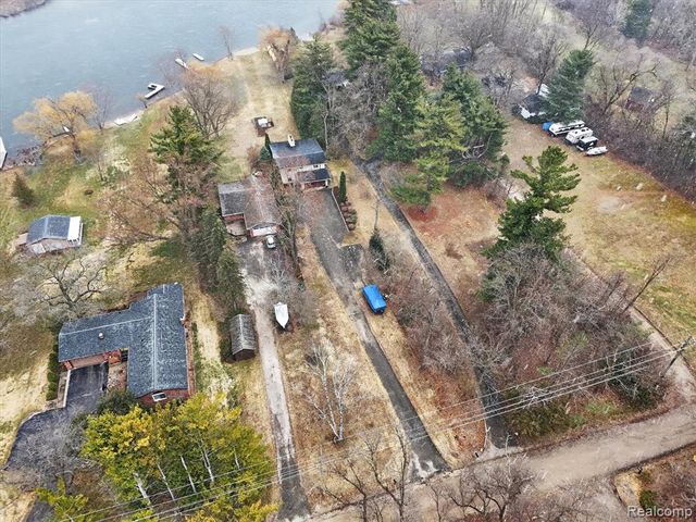 640 Sunset, White Lake, MI 48383