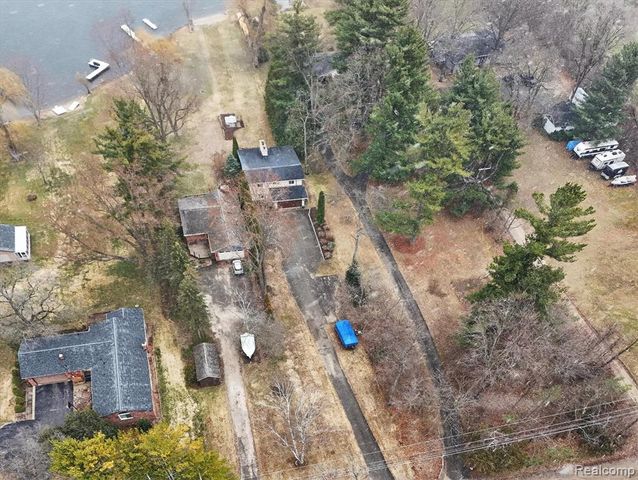 640 Sunset, White Lake, MI 48383