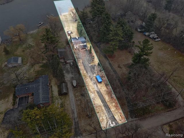 640 Sunset, White Lake, MI 48383