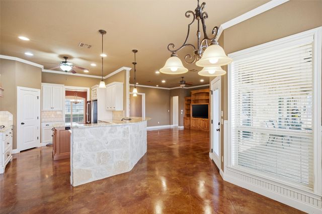 504 Casa Del Rancho Road, Lorena, TX 76655