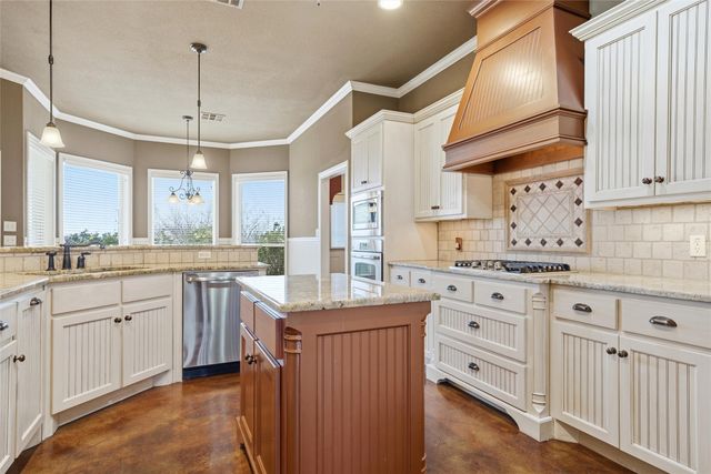 504 Casa Del Rancho Road, Lorena, TX 76655