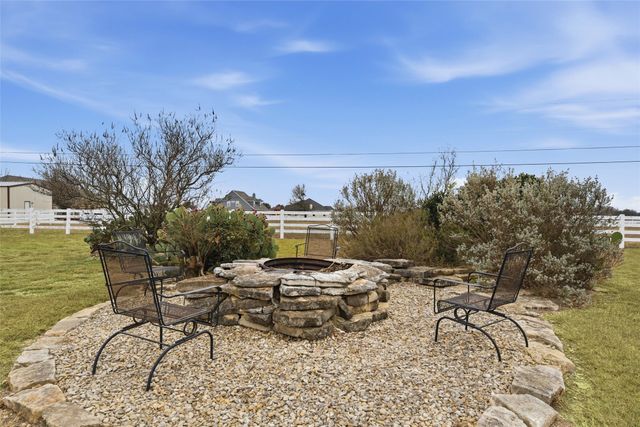 504 Casa Del Rancho Road, Lorena, TX 76655