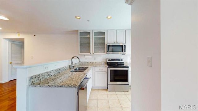 1125 Arbor Creek Drive 2B, St Louis, MO 63122