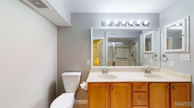 1125 Arbor Creek Drive 2B, St Louis, MO 63122