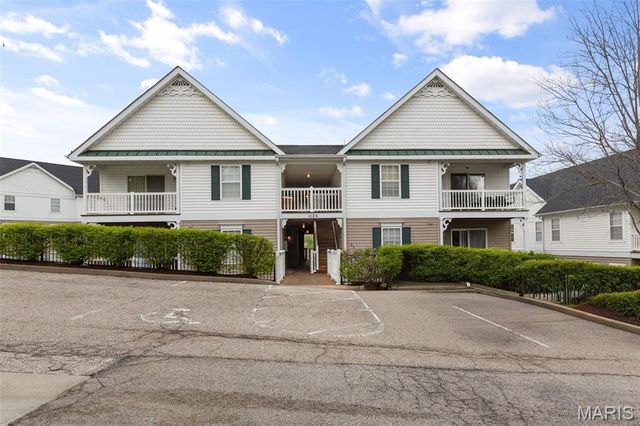 1125 Arbor Creek Drive 2B, St Louis, MO 63122