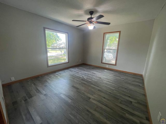 211 S Constitution St, Emporia, KS 66801