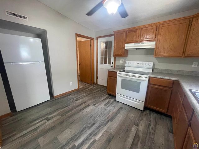 211 S Constitution St, Emporia, KS 66801