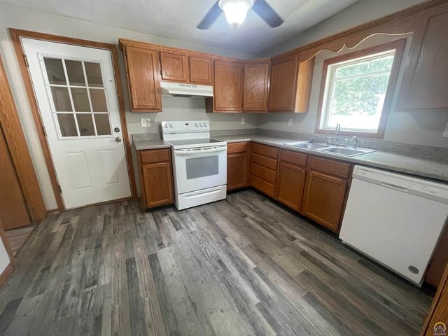 211 S Constitution St, Emporia, KS 66801