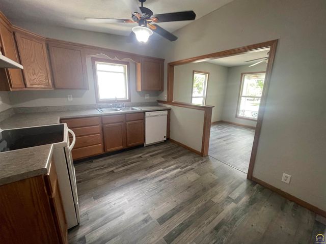 211 S Constitution St, Emporia, KS 66801