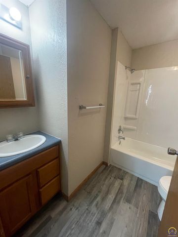 211 S Constitution St, Emporia, KS 66801