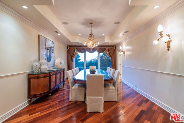 1915 Loma Vista Drive, Beverly Hills, CA 90210