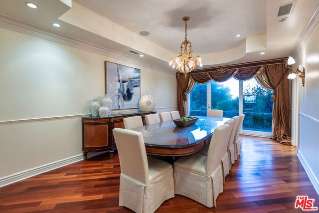 1915 Loma Vista Drive, Beverly Hills, CA 90210