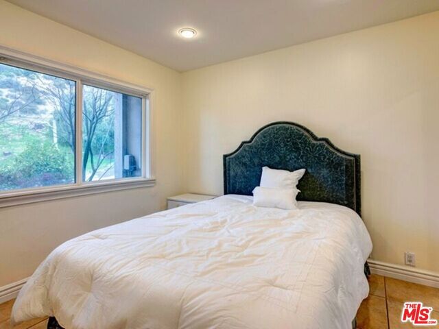 1915 Loma Vista Drive, Beverly Hills, CA 90210