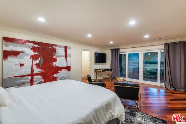 1915 Loma Vista Drive, Beverly Hills, CA 90210