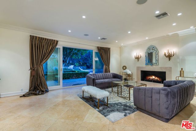 1915 Loma Vista Drive, Beverly Hills, CA 90210