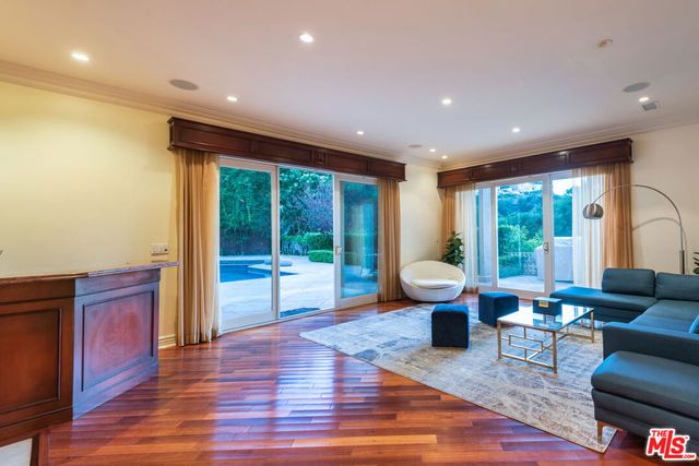 1915 Loma Vista Drive, Beverly Hills, CA 90210