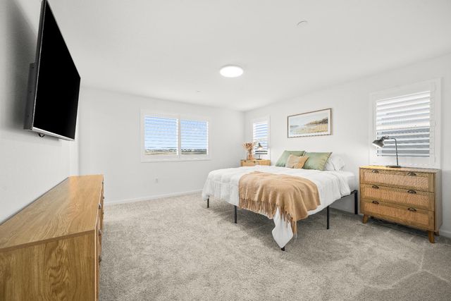 1128 Solace River Way, Roseville, CA 95747