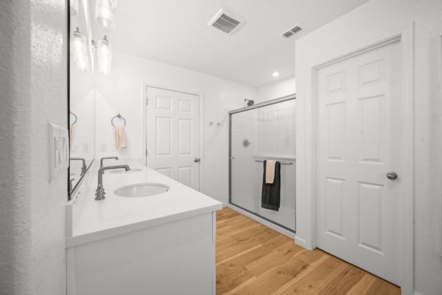 1128 Solace River Way, Roseville, CA 95747