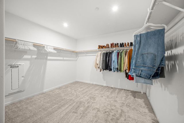 1128 Solace River Way, Roseville, CA 95747