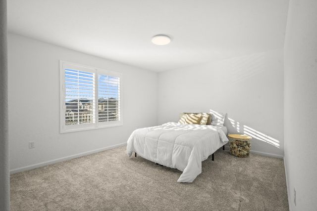 1128 Solace River Way, Roseville, CA 95747