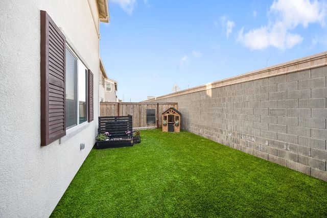 1128 Solace River Way, Roseville, CA 95747