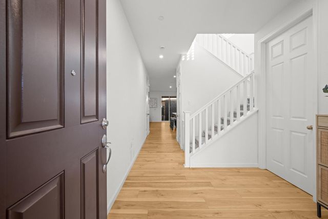 1128 Solace River Way, Roseville, CA 95747