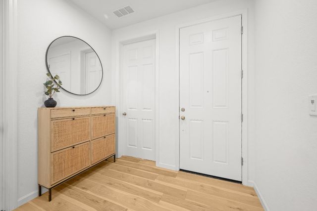 1128 Solace River Way, Roseville, CA 95747