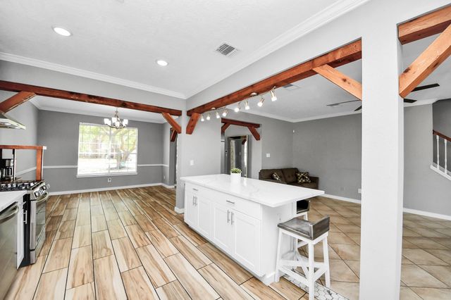 19219 Kristen Pine Drive, Humble, TX 77346