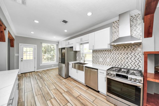 19219 Kristen Pine Drive, Humble, TX 77346