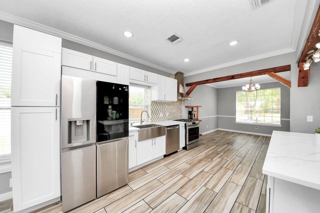 19219 Kristen Pine Drive, Humble, TX 77346