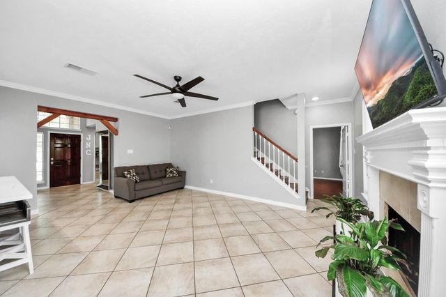 19219 Kristen Pine Drive, Humble, TX 77346