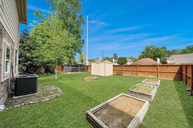 19219 Kristen Pine Drive, Humble, TX 77346